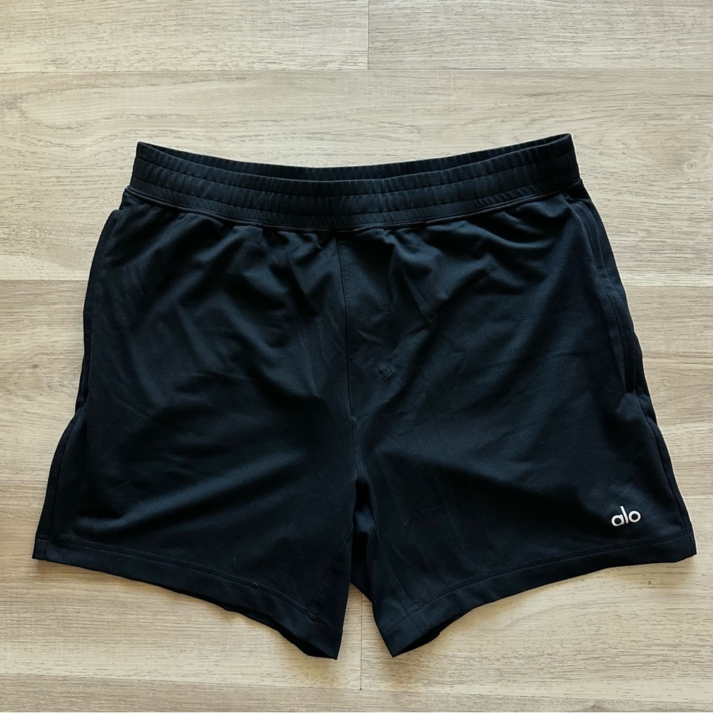 ‘alo yoga’ 7” conquer react performance short